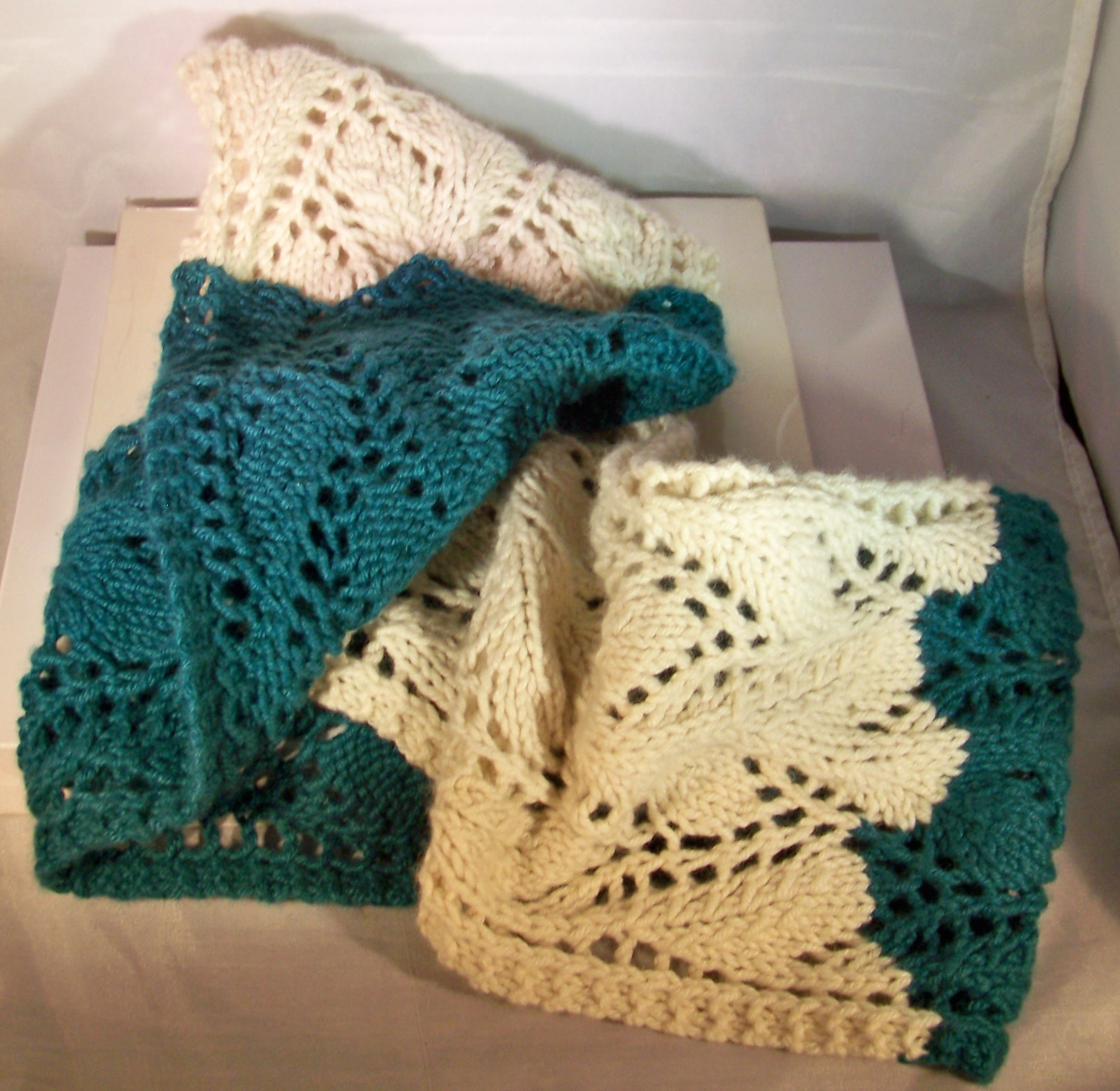 two-color-lace-cowl-3