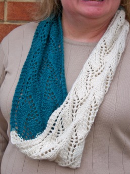 two-color-lace-cowl-6